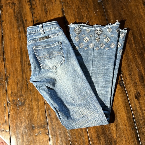Cowgirl Tuff Co. Jeans - Picture 2 of 4